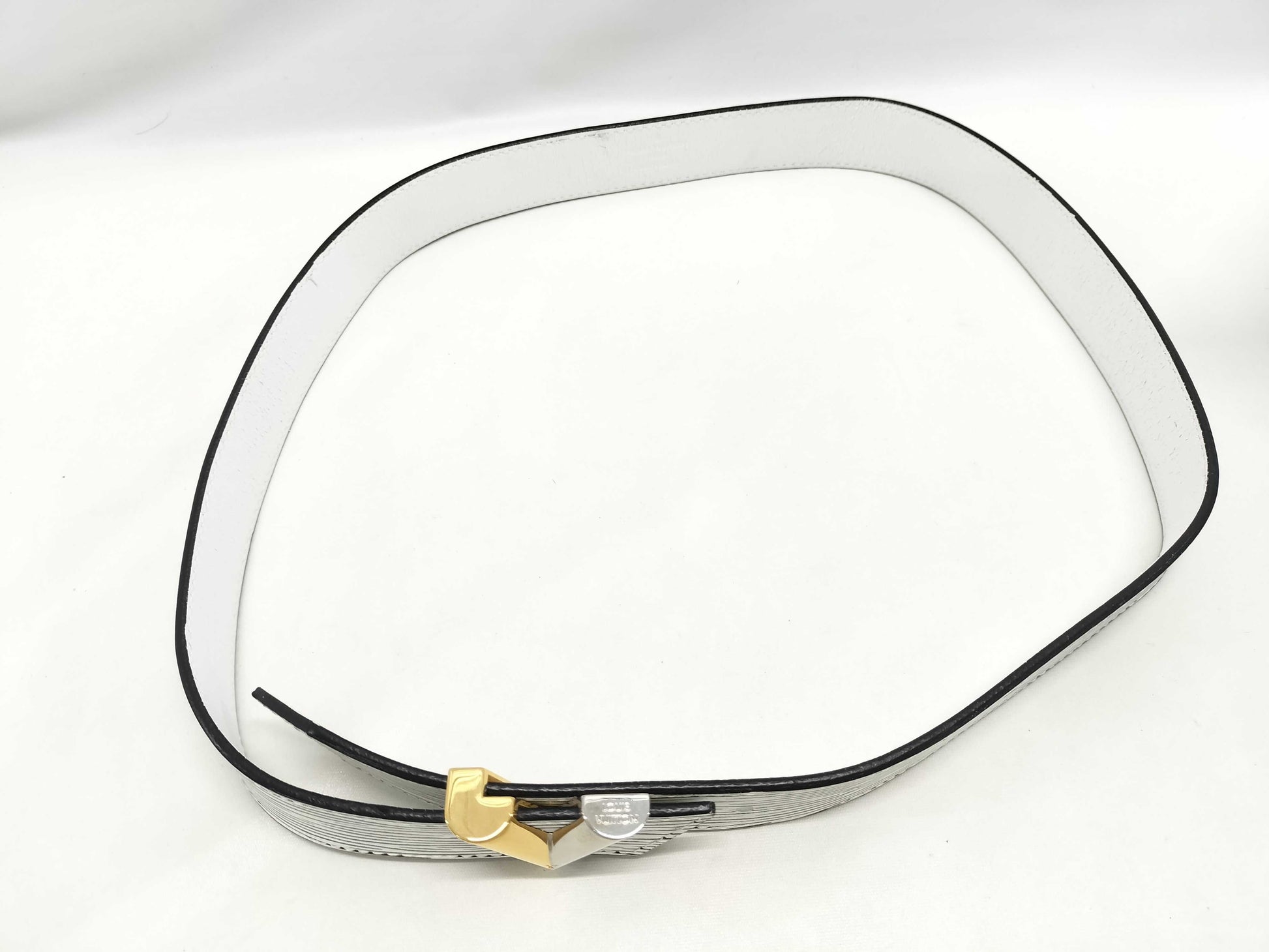 LOUIS VUITTON Epi Santur Belt