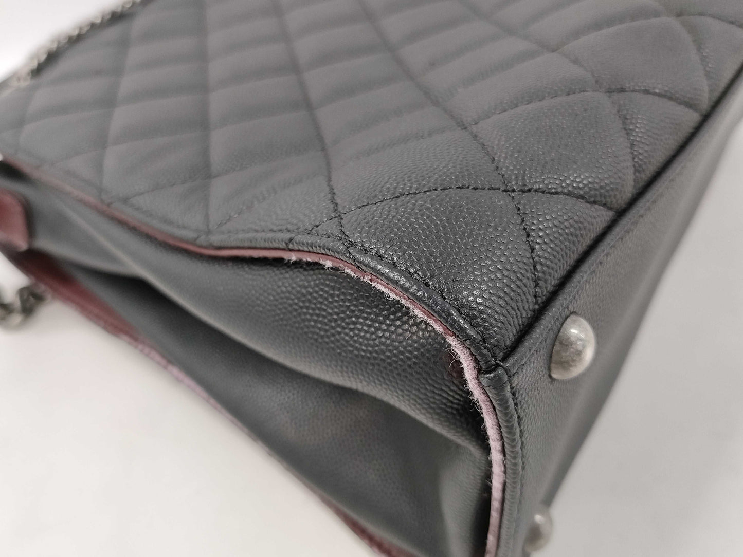 CHANEL Caviar Skin Shoulder Bag