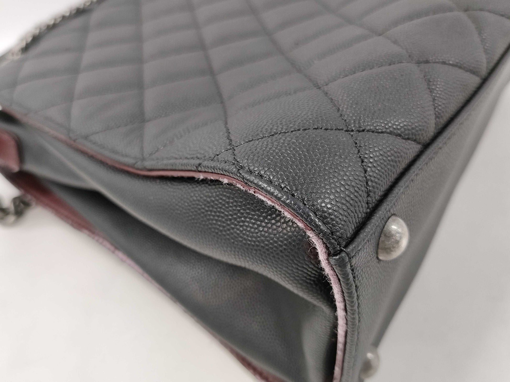 CHANEL Caviar Skin Shoulder Bag