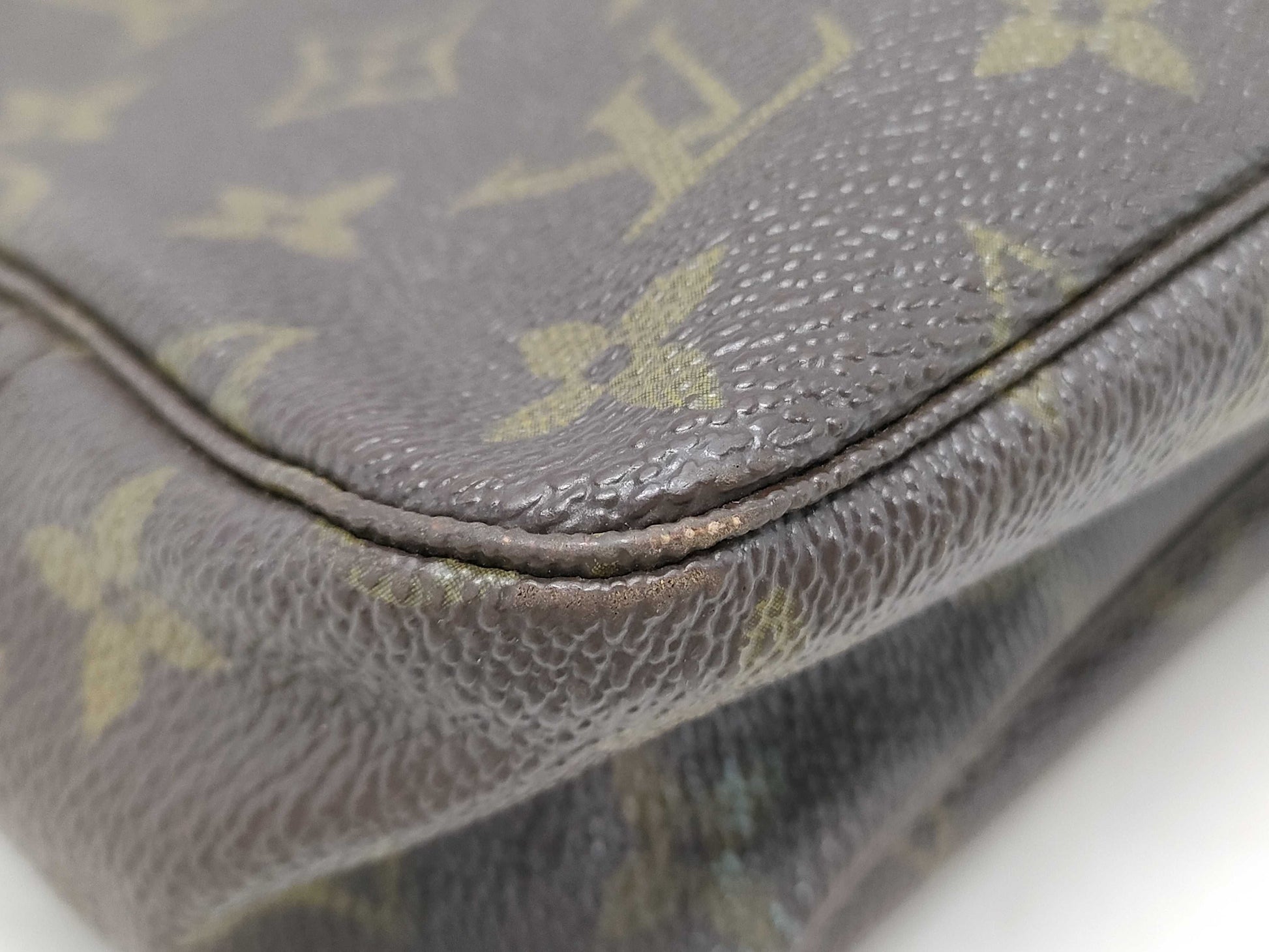 LOUIS VUITTON True Toilet Second Bag Bag