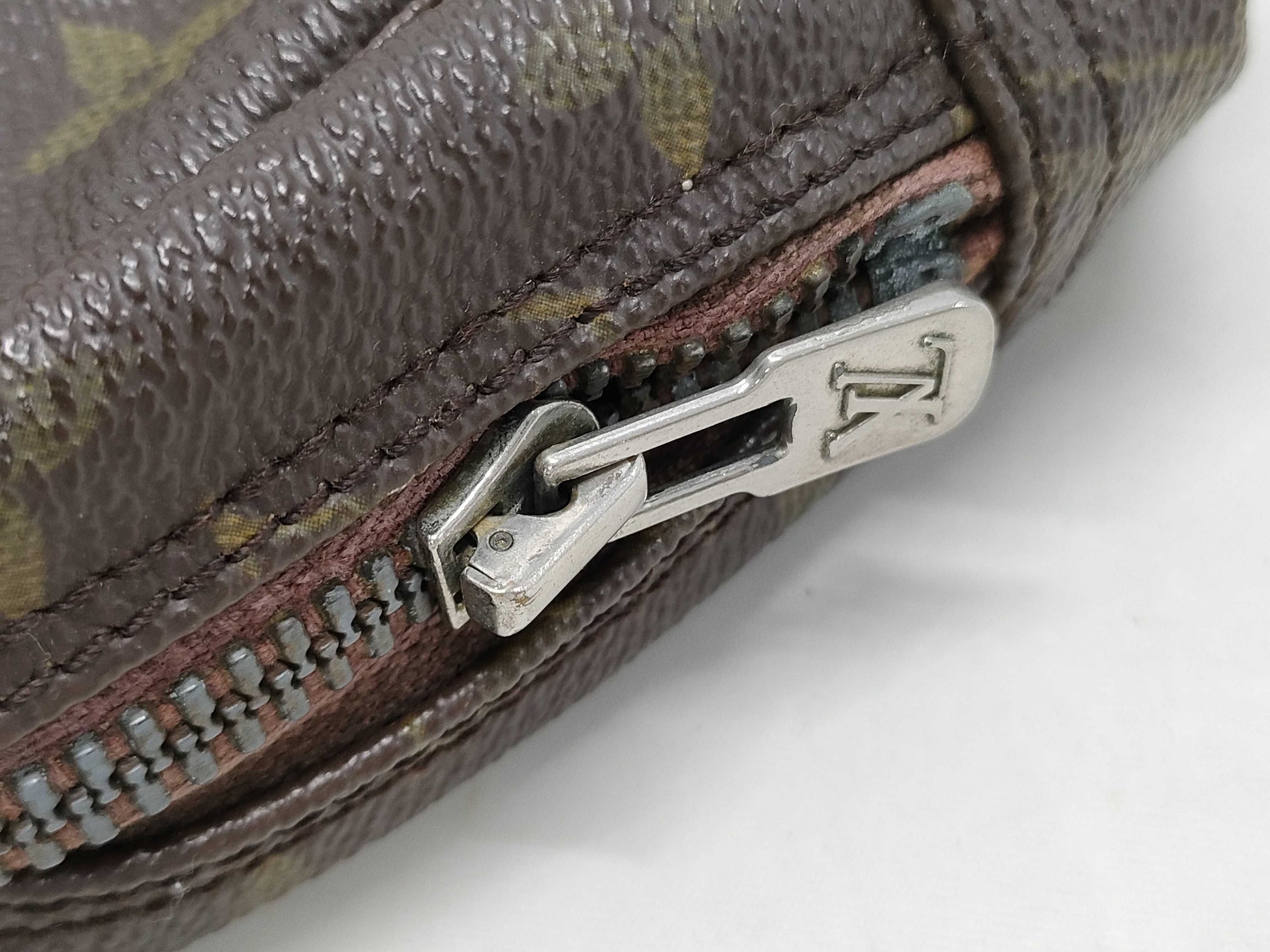 LOUIS VUITTON True Toilet Second Bag Bag