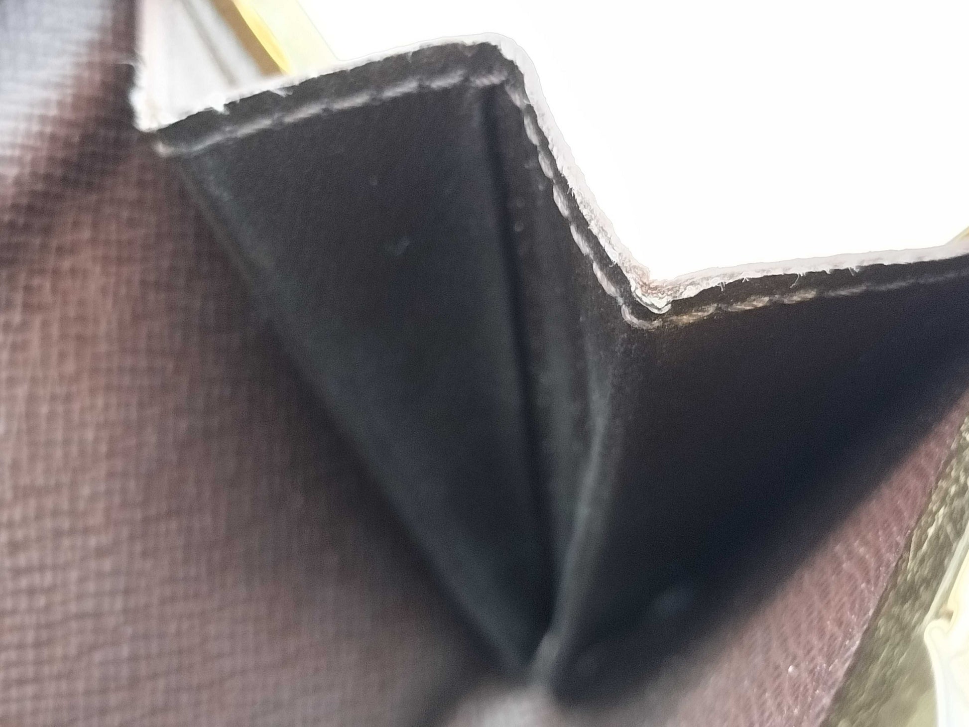 LOUIS VUITTON Damier Wallet