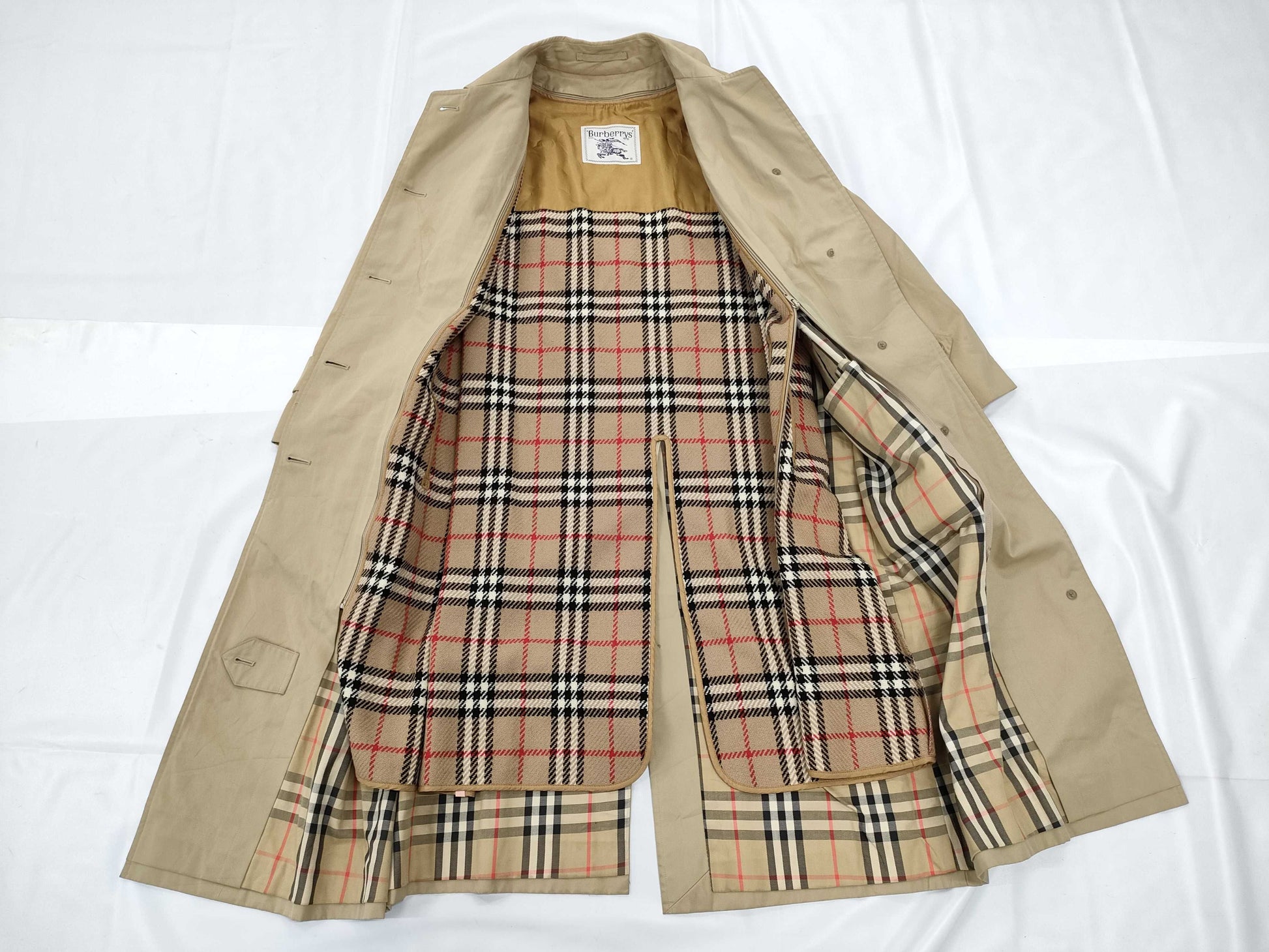 BURBERRY Trench Coat Size 7AB2 Coat