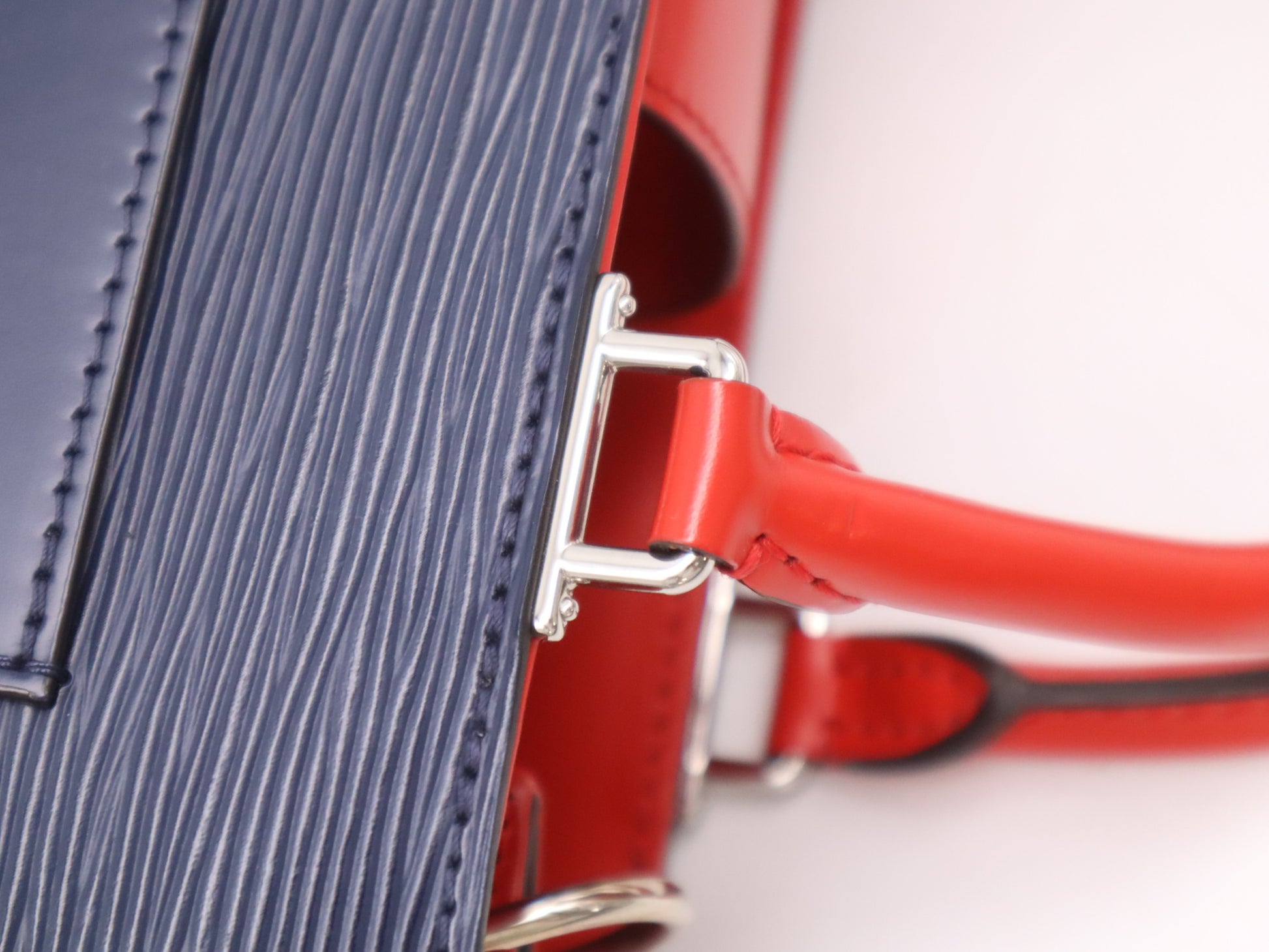 LOUIS VUITTON M53512 Epic Level PM Indigo Coquelicot Handbag with Shoulder Strap, Name Tag, and Dust Bag, RFID Verified