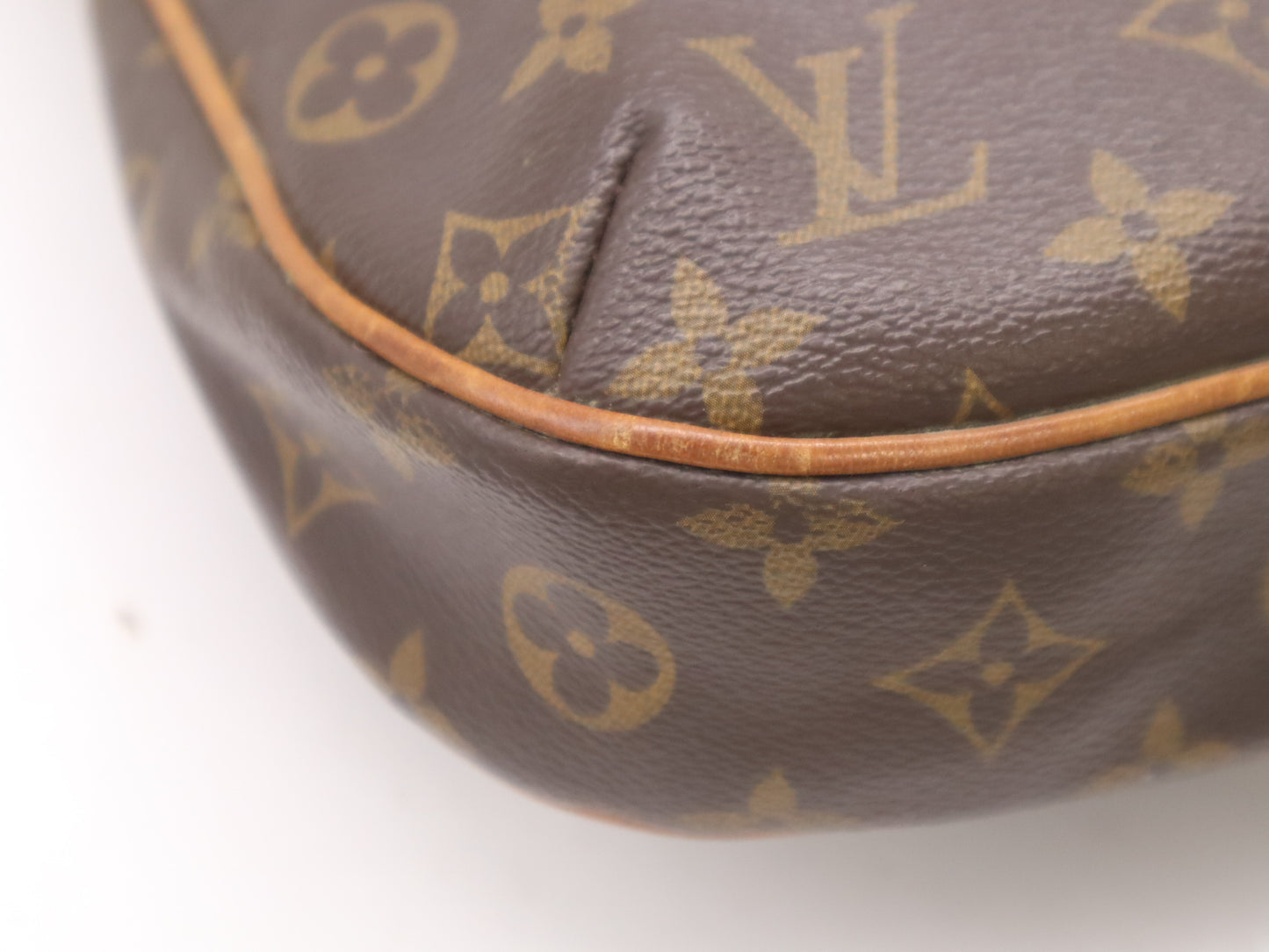 LOUIS VUITTON M56390 Monogram Odeon PM Shoulder Bag