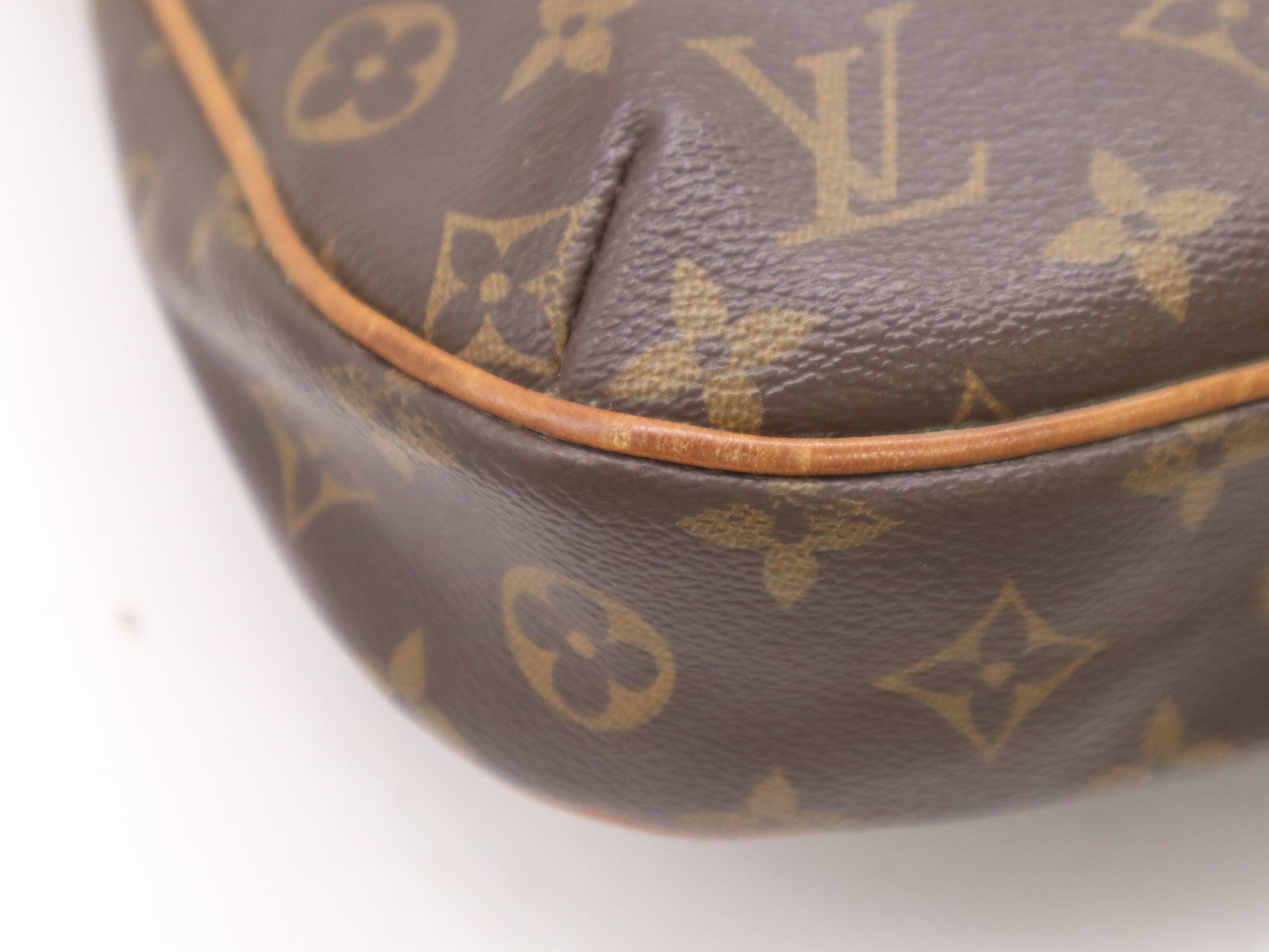 LOUIS VUITTON M56390 Monogram Odeon PM Shoulder Bag