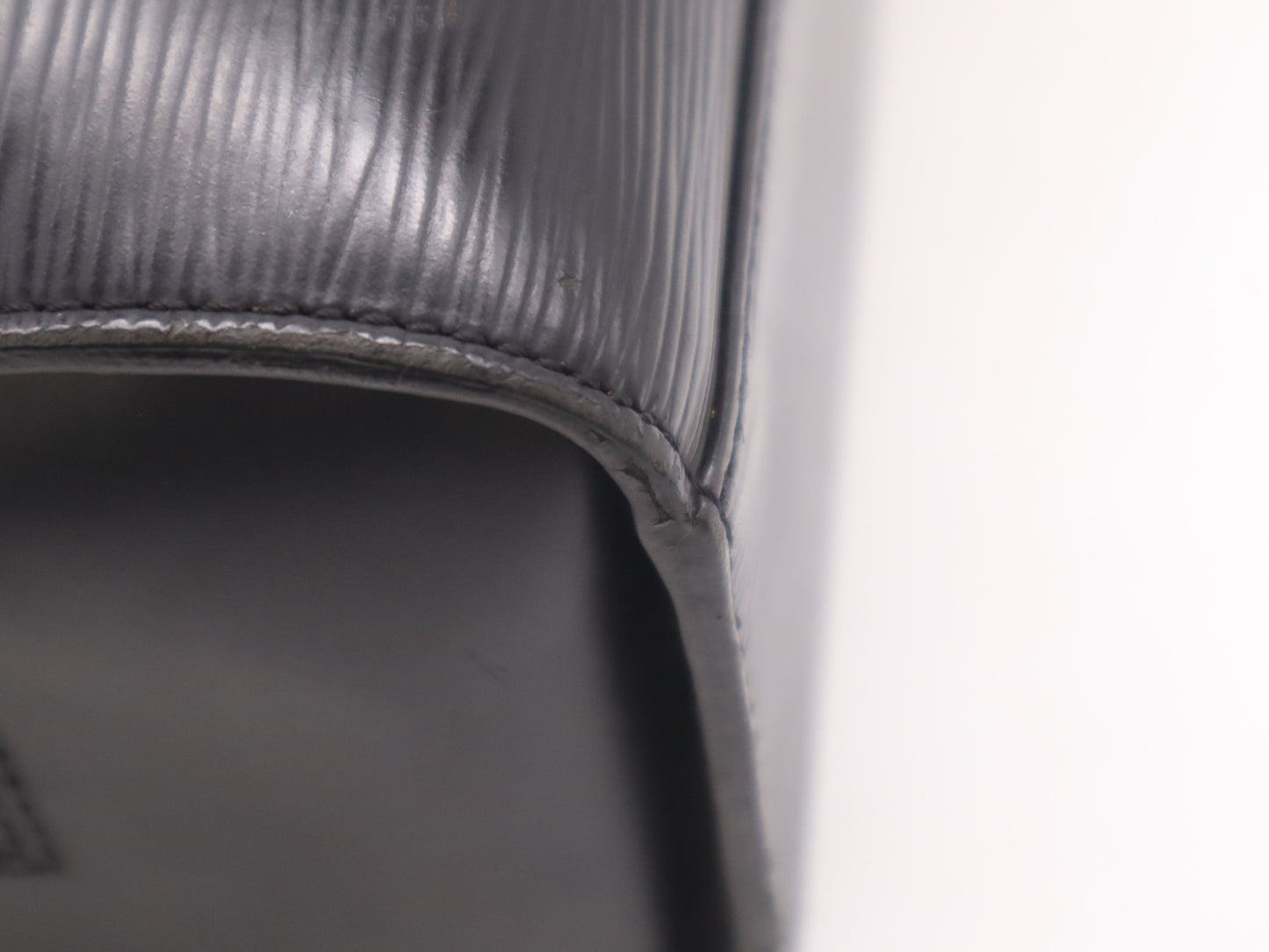 LOUIS VUITTON M54512 Epi Sorbonne Noir Handbag