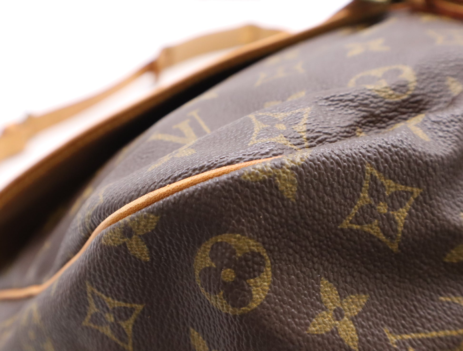 LOUIS VUITTON M42254 Monogram Saumur 35 Shoulder Bag