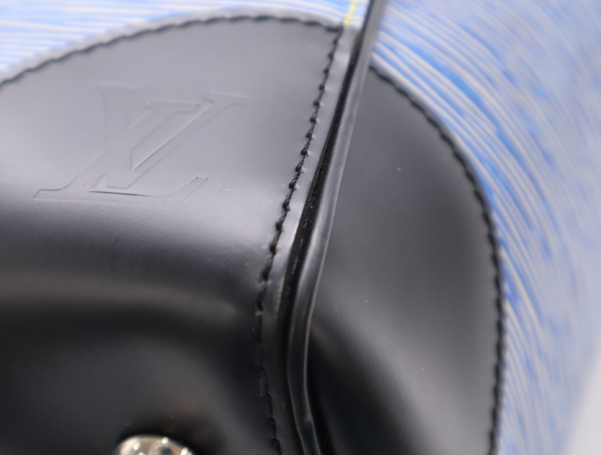 LOUIS VUITTON M56025 Epi Denim Phoenix MM Blue Tote Bag