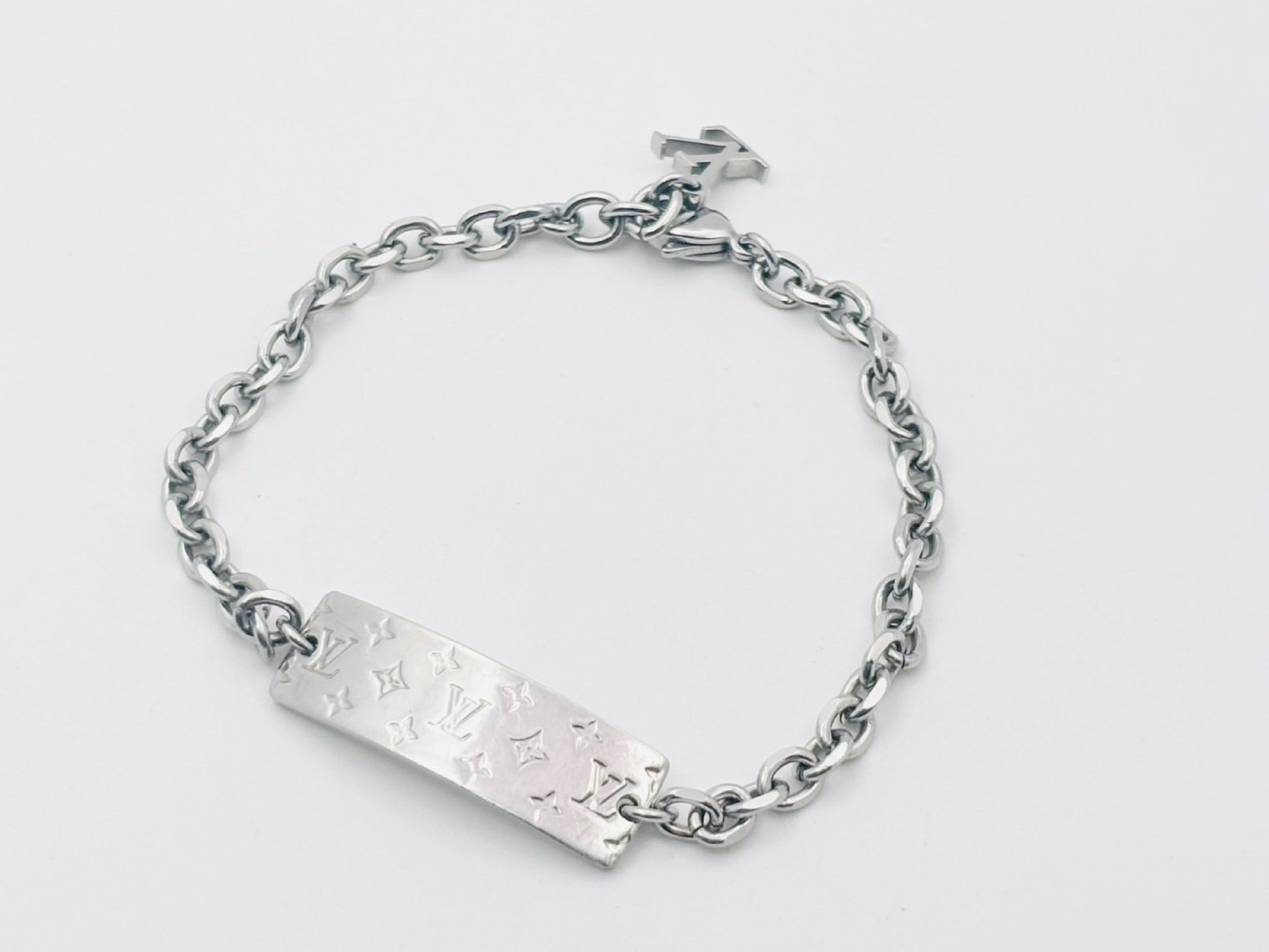 LOUIS VUITTON M00681 Bracelet Monogram Bold Silver Bracelet/Bangle