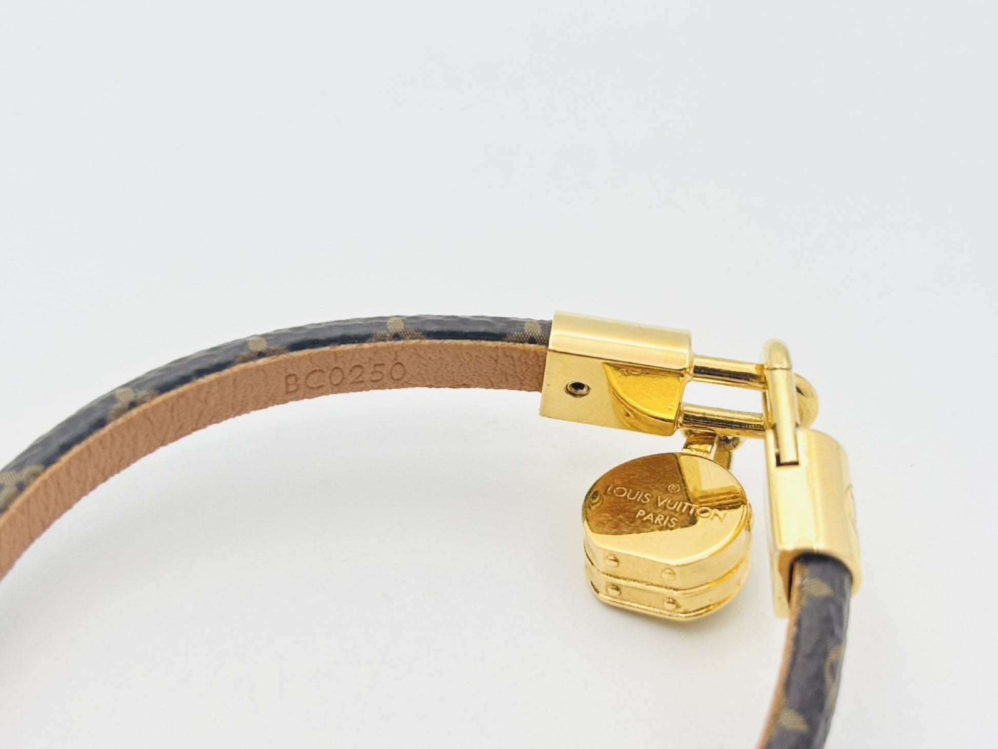 LOUIS VUITTON M6442E LV Tribute Bracelet 19 Bracelet/Bangle