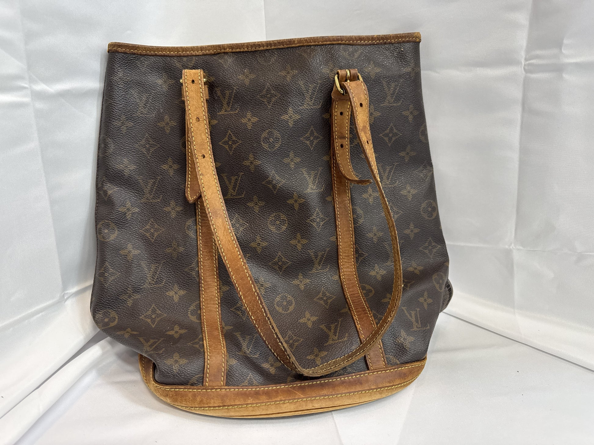 LOUIS VUITTON Monogram Bucket GM Tote Bag