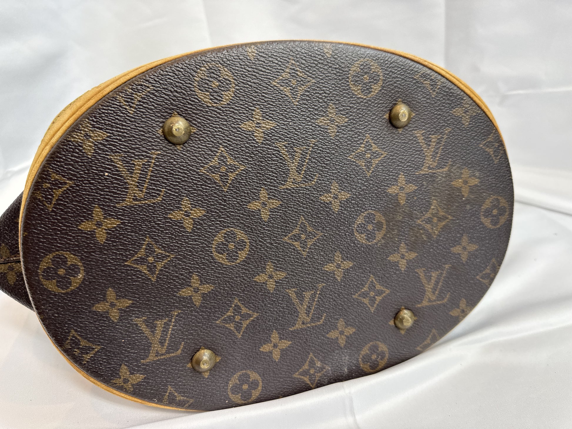 LOUIS VUITTON Monogram Bucket GM Tote Bag