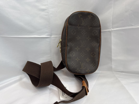 LOUIS VUITTON Monogram Pochette Ganjou Shoulder Bag