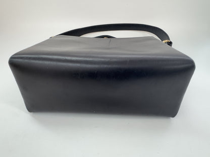 GUCCI Vintage Leather Handbag in Black with Pouch