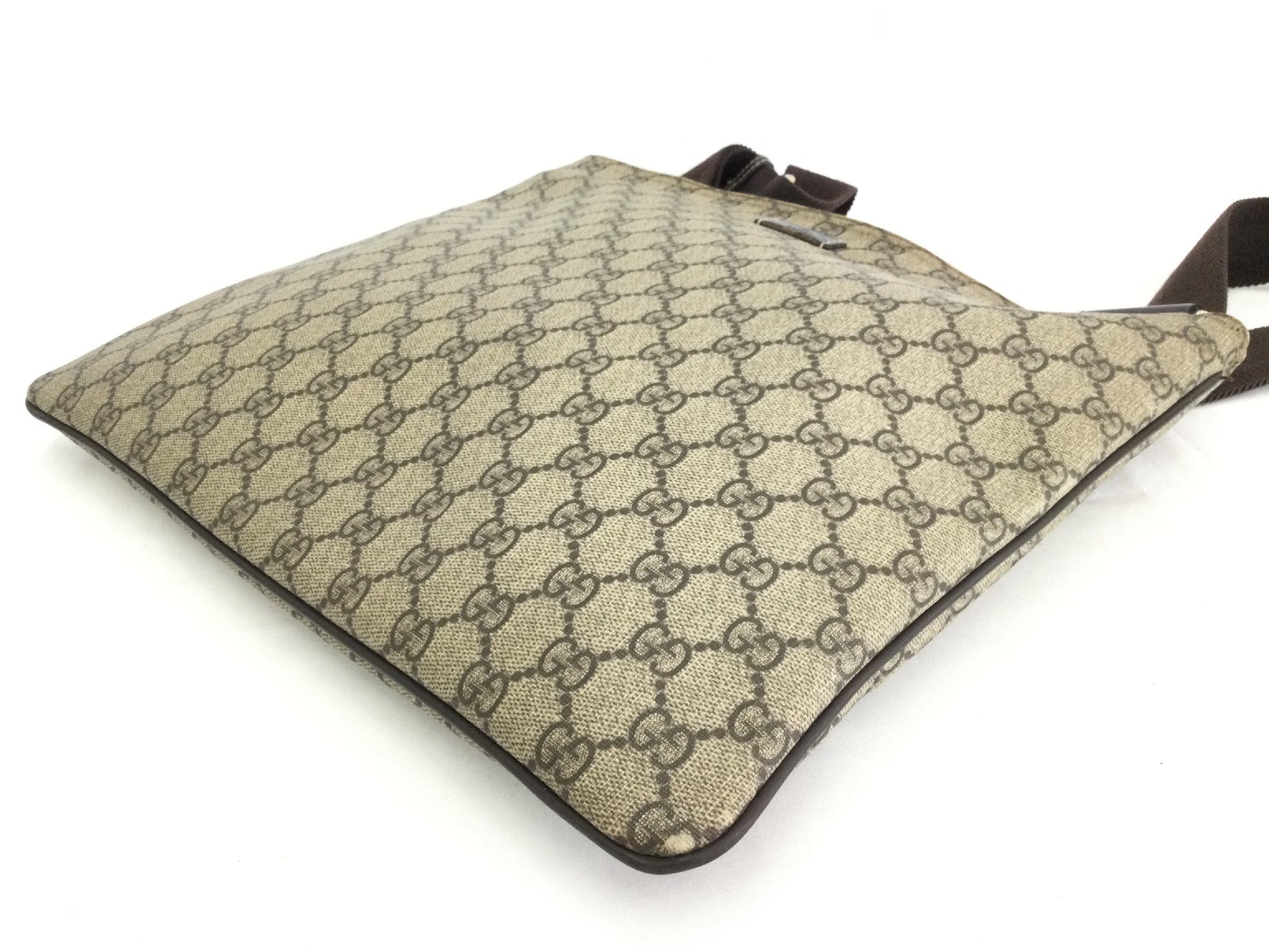 GUCCI GG Supreme Shoulder Bag