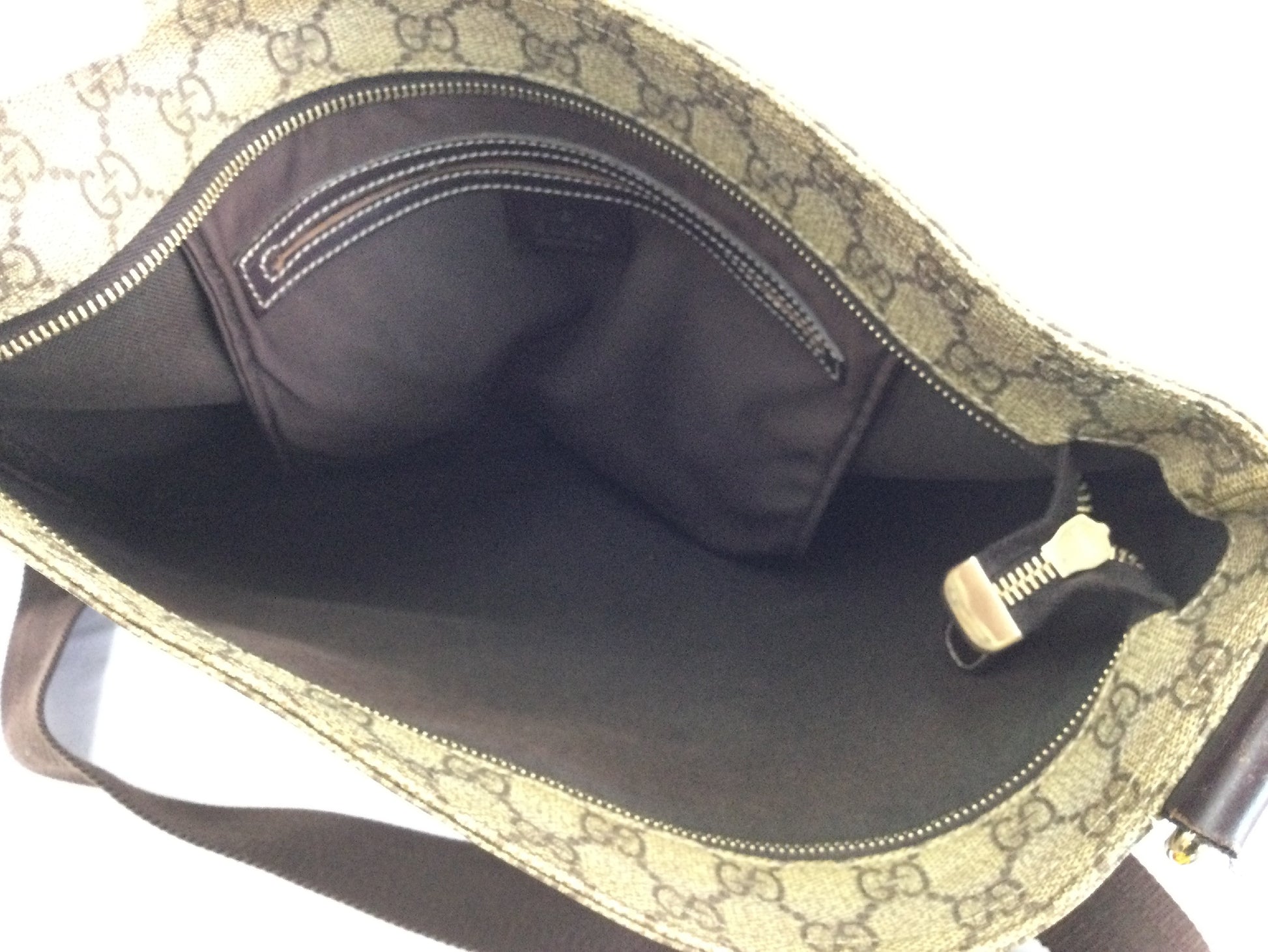 GUCCI GG Supreme Shoulder Bag
