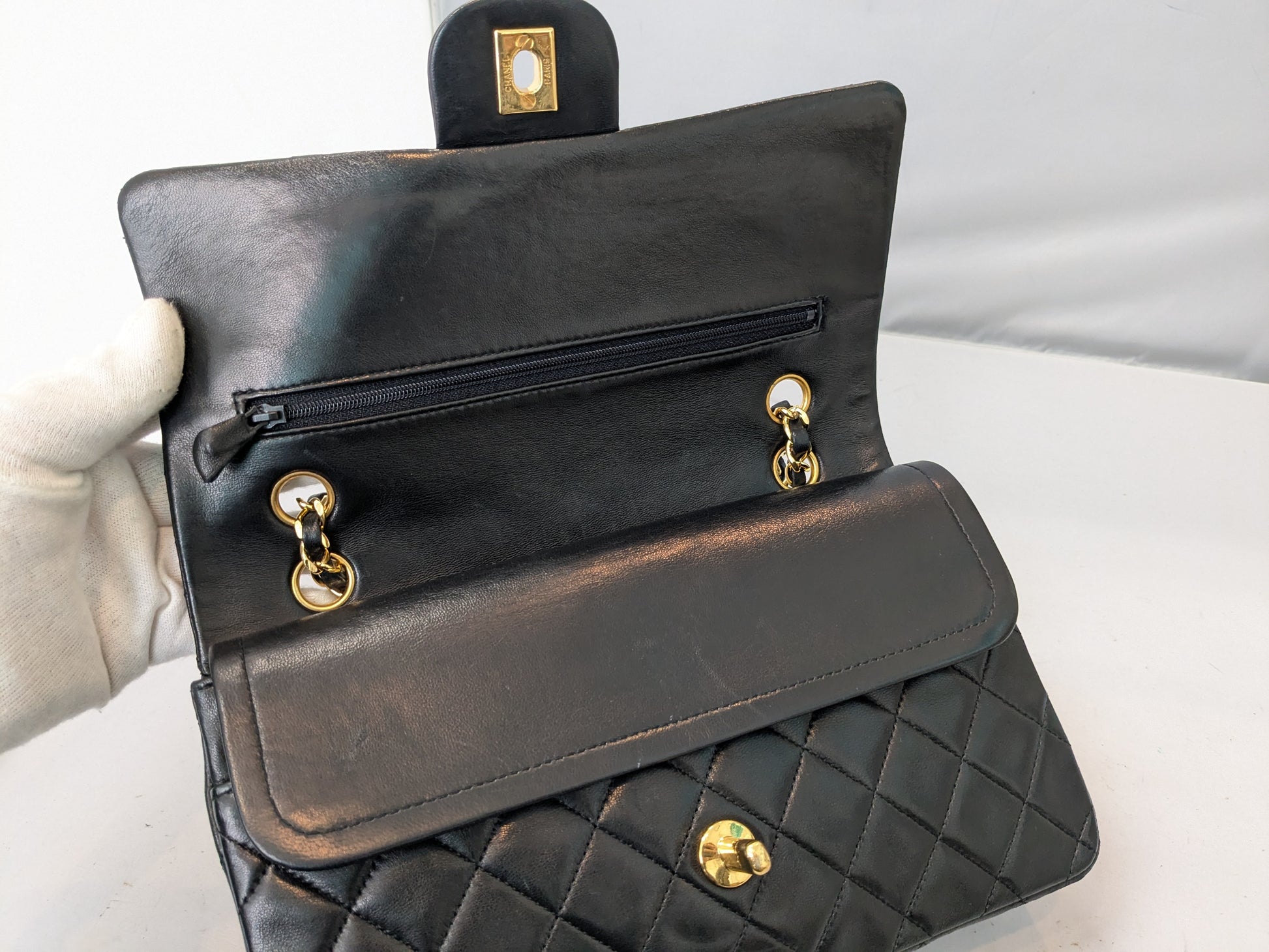 CHANEL Lamb Matelasse 25 1771268 Seal Guarantee Shoulder Bag