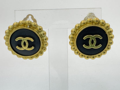 CHANEL Coco Mark Gold Earrings with Rice 95P