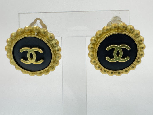 CHANEL Coco Mark Gold Earrings with Rice 95P