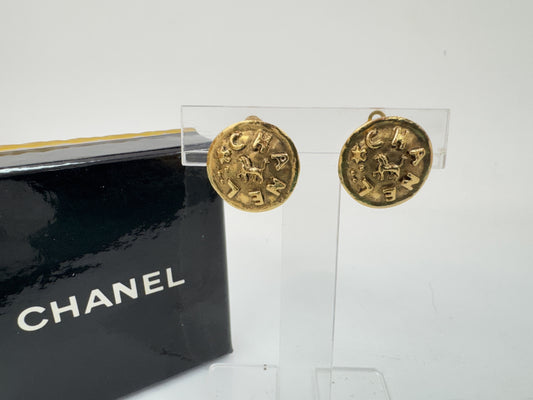CHANEL Lion Vintage Gold Earrings with Comments