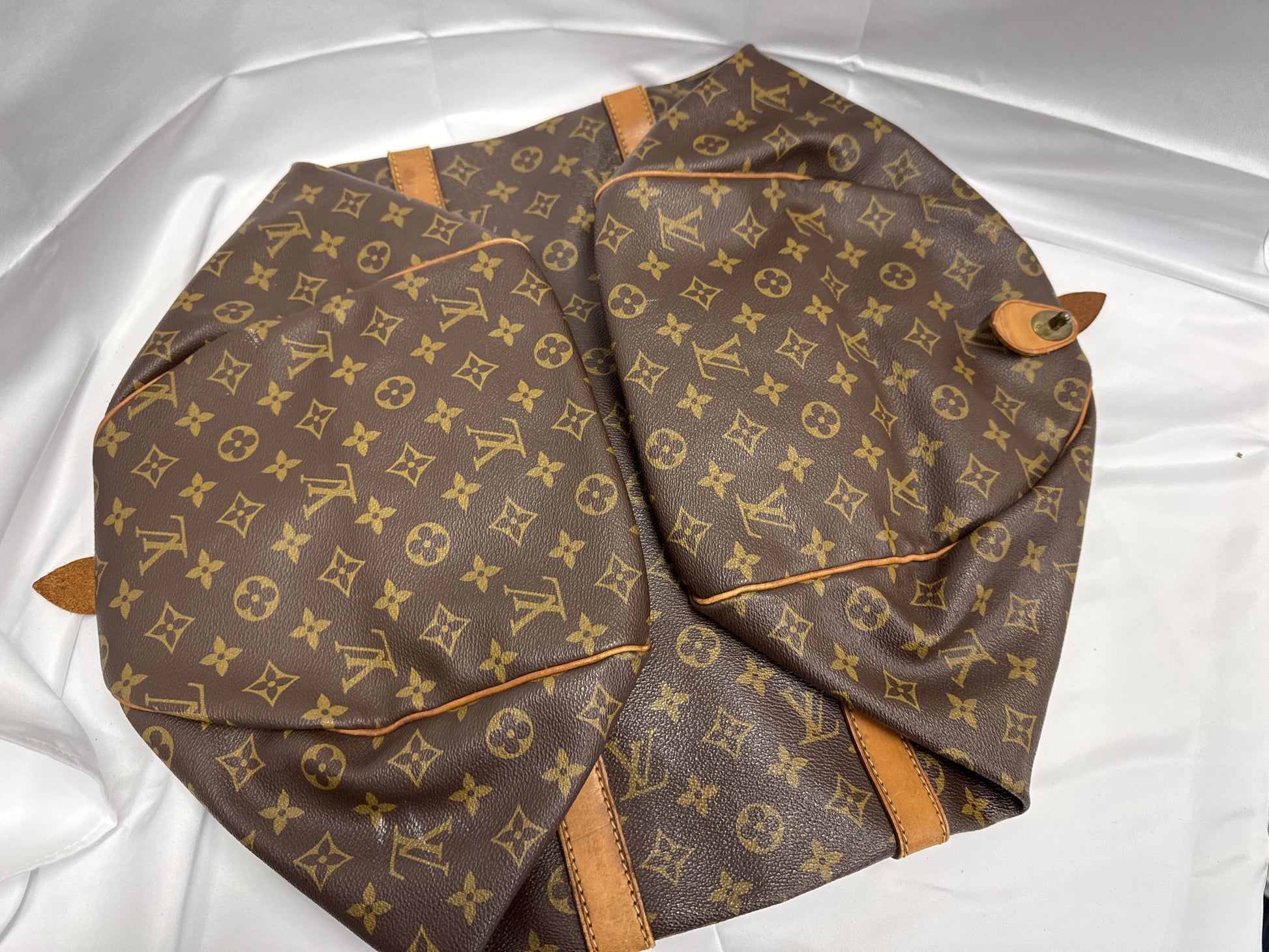 LOUIS VUITTON Keepall 50 Boston Bag