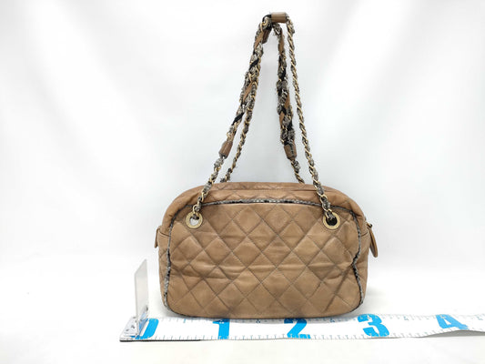 CHANEL Matelasse Chain Shoulder Bag