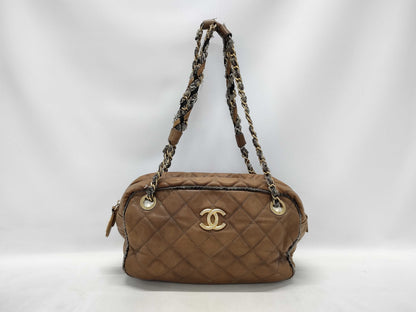 CHANEL Matelasse Chain Shoulder Bag