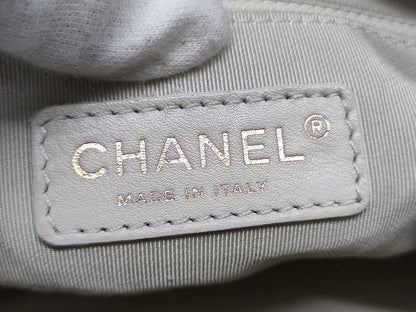 CHANEL Matelasse Chain Shoulder Bag