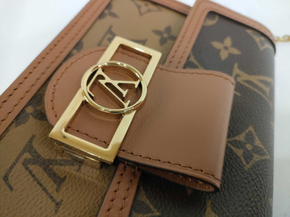 LOUIS VUITTON M 68746 Monogram LOUIS VUITTON Portefeuille Dauphine M68746 Shoulder Bag