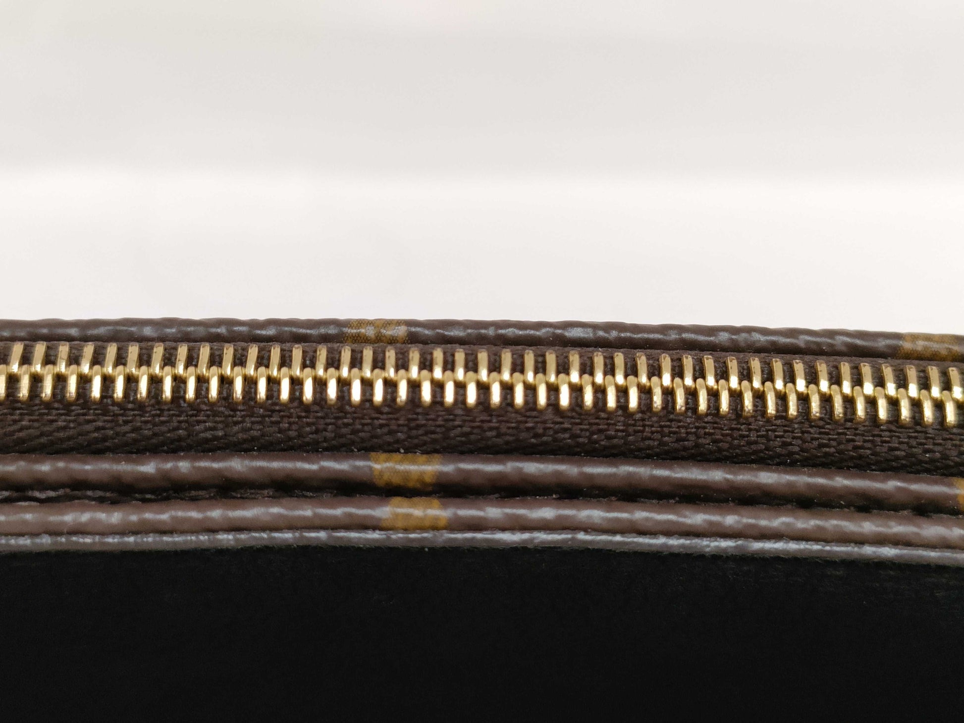 LOUIS VUITTON M 46126 Monogram LOUIS VUITTON Marceau Shoulder Bag M46126 Shoulder Bag