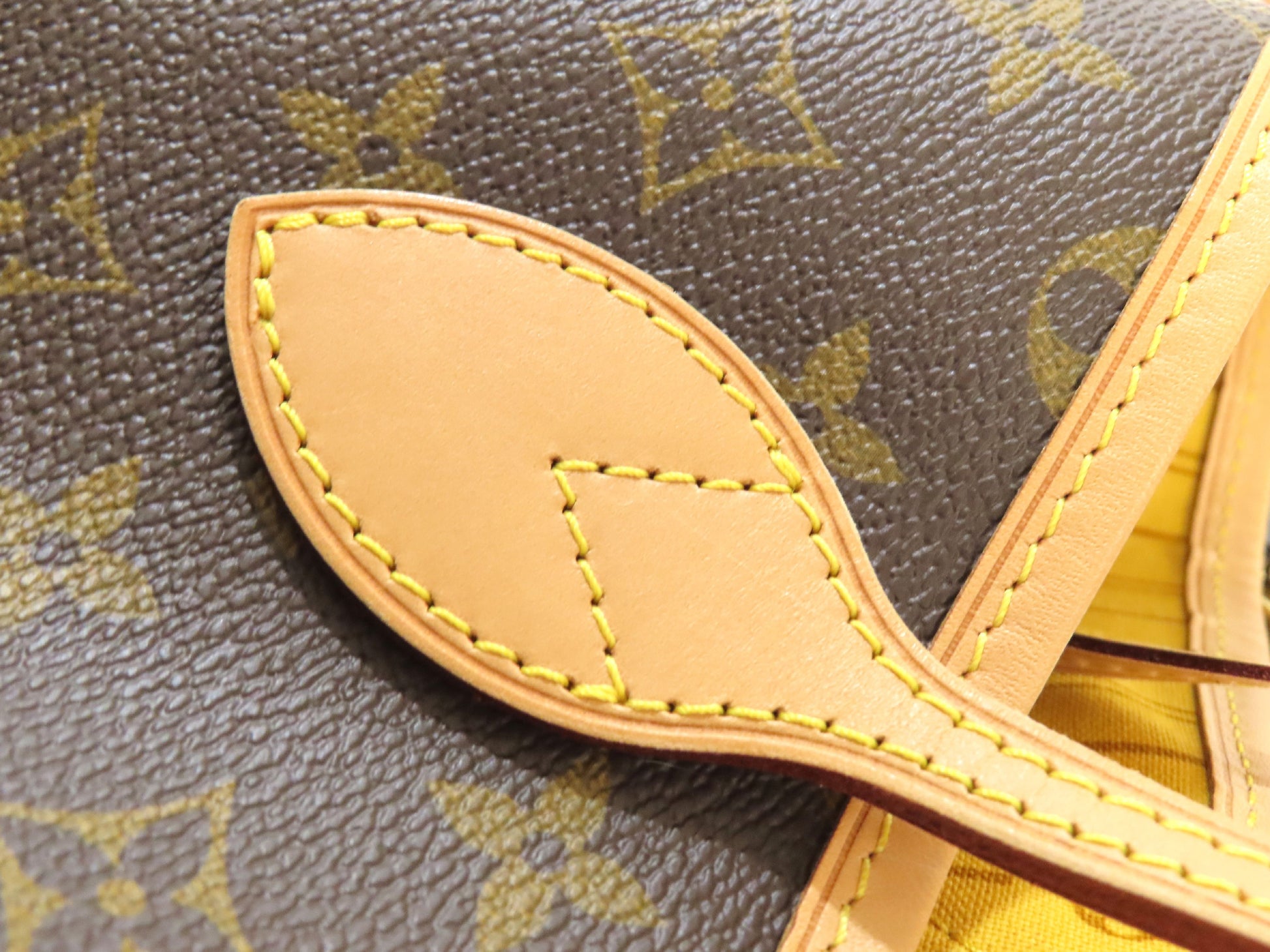 LOUIS VUITTON Monogram Neverfull GM Tote Bag