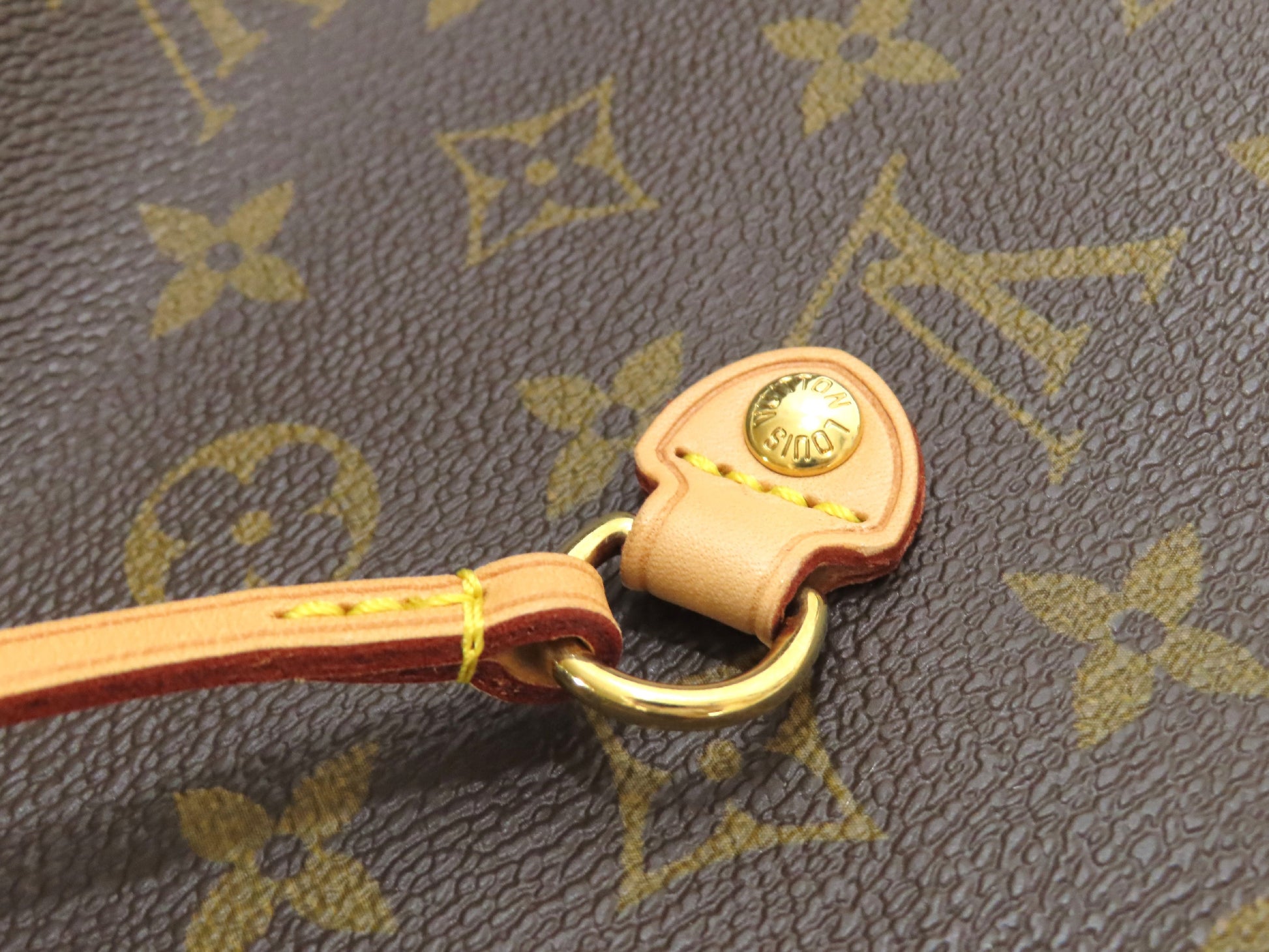 LOUIS VUITTON Monogram Neverfull GM Tote Bag