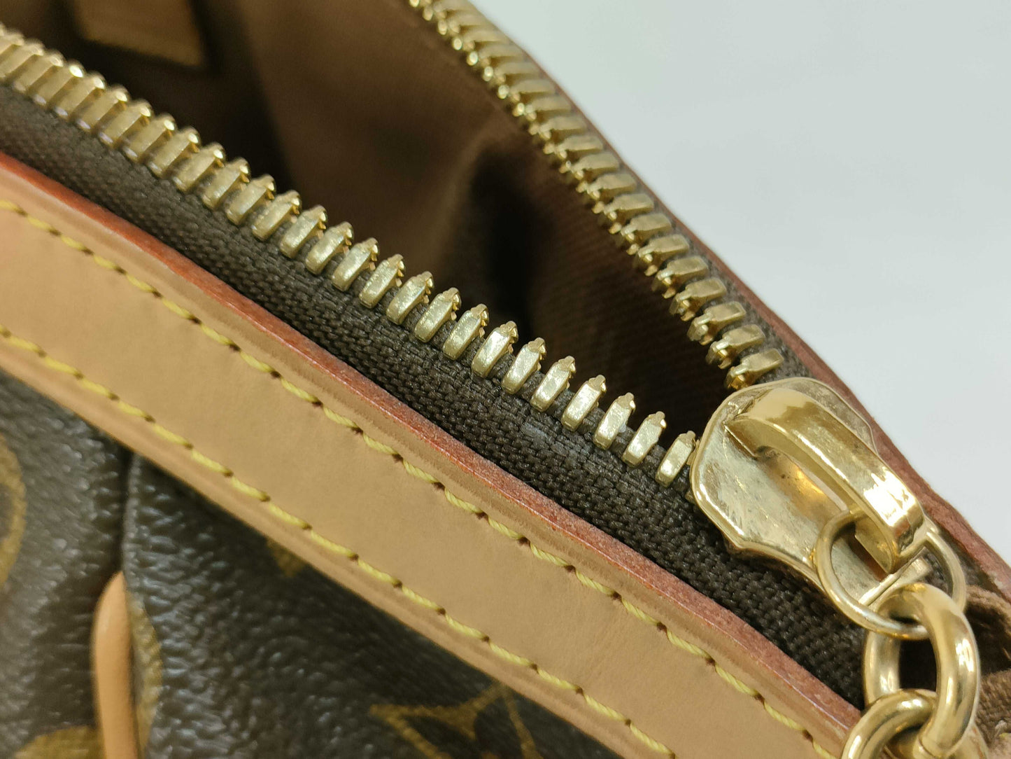 LOUIS VUITTON M 40143 Monogram LOUIS VUITTON Tivoli PM Monogram Handbag M40143 Handbag