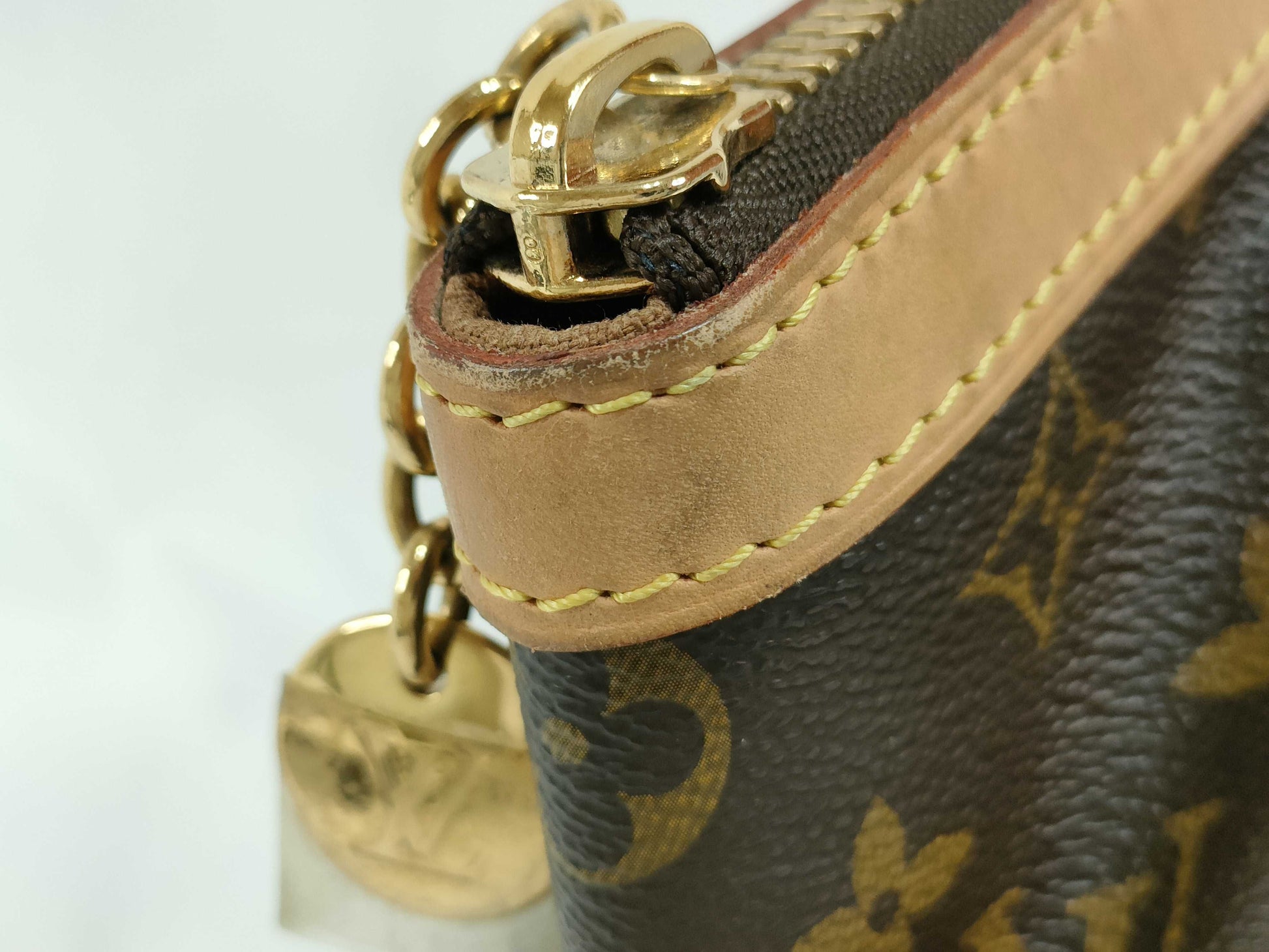 LOUIS VUITTON M 40143 Monogram LOUIS VUITTON Tivoli PM Monogram Handbag M40143 Handbag