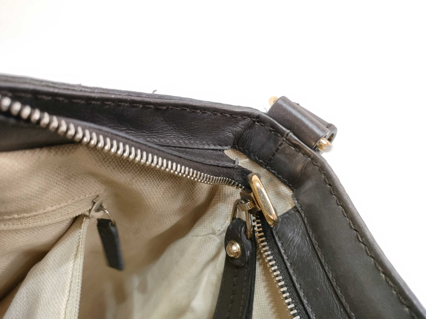 GUCCI GG Canvas GUCCI Sukey GG Canvas Shoulder Bag Shoulder Bag