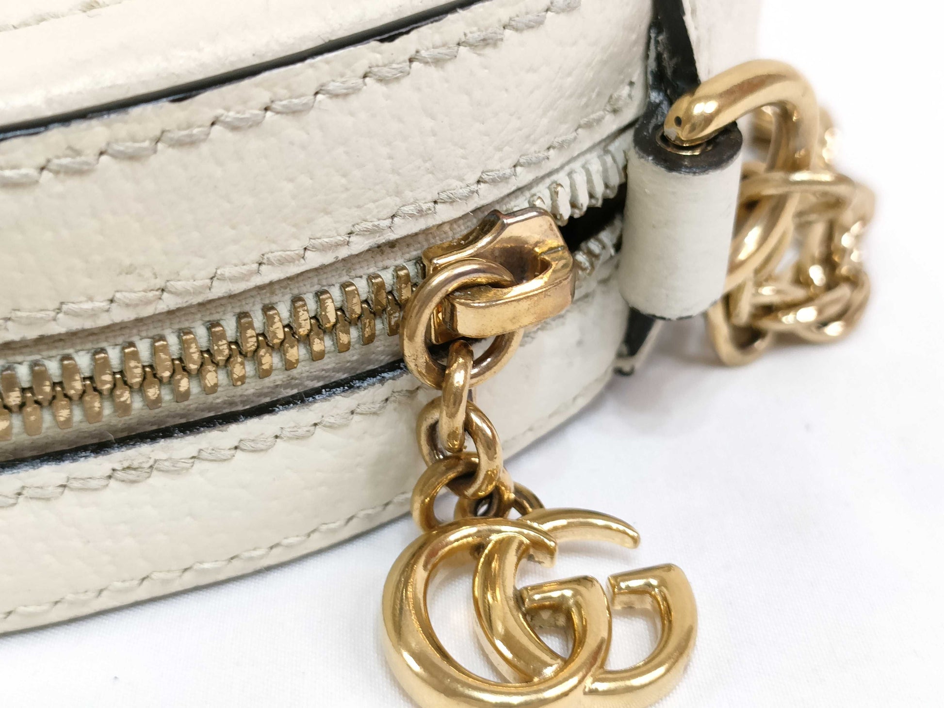 GUCCI Ophidia Mini Round Chain Shoulder Bag