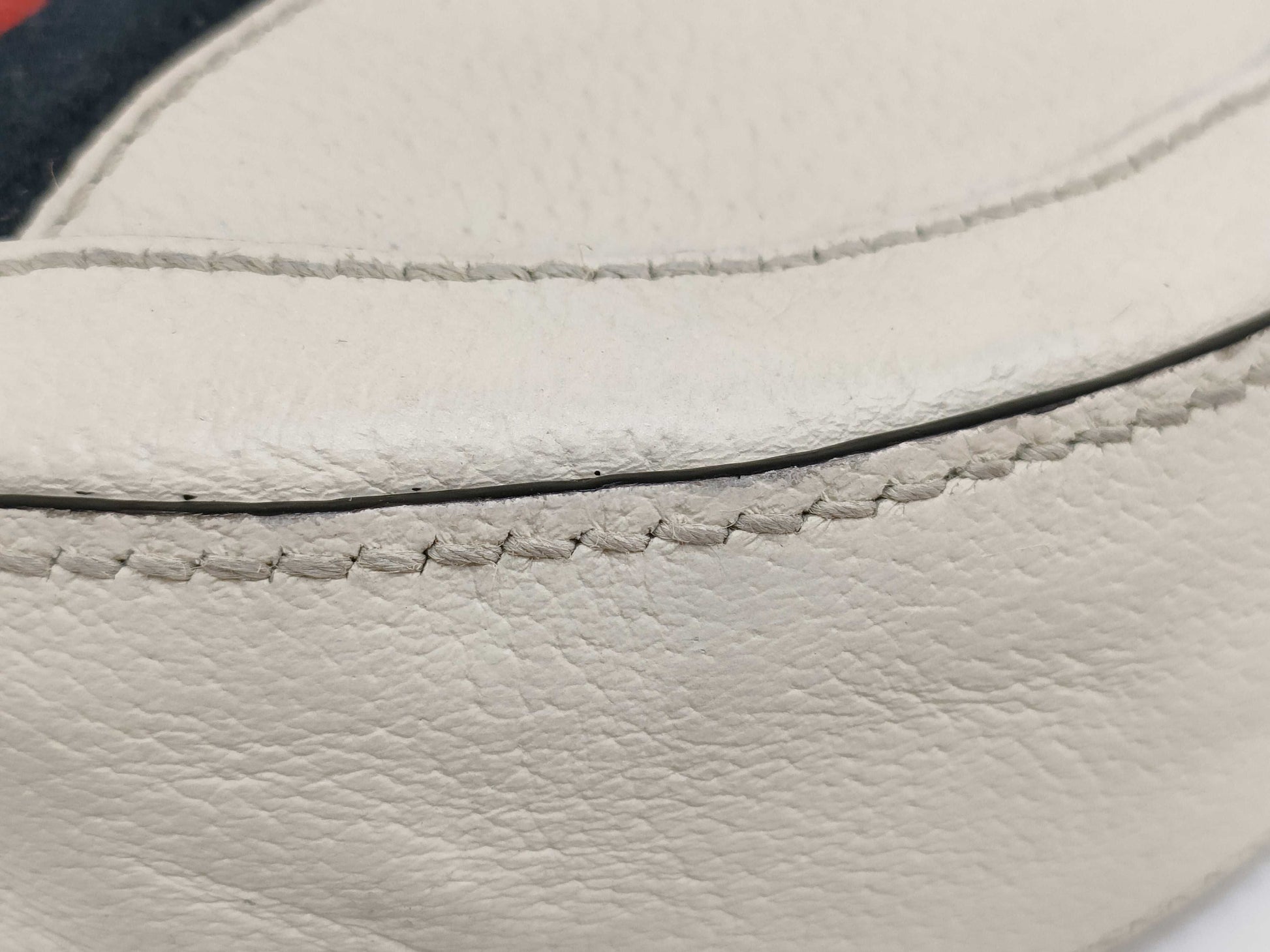 GUCCI Ophidia Mini Round Chain Shoulder Bag