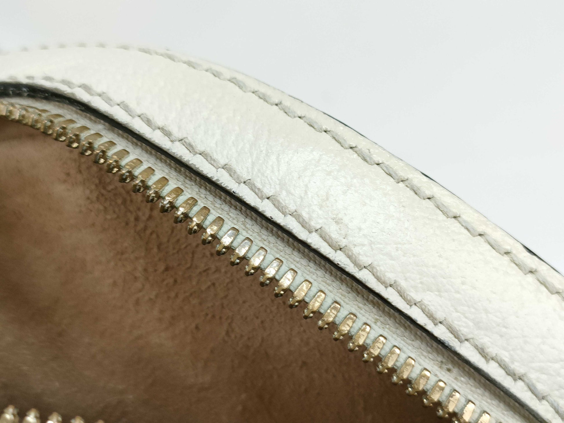 GUCCI Ophidia Mini Round Chain Shoulder Bag
