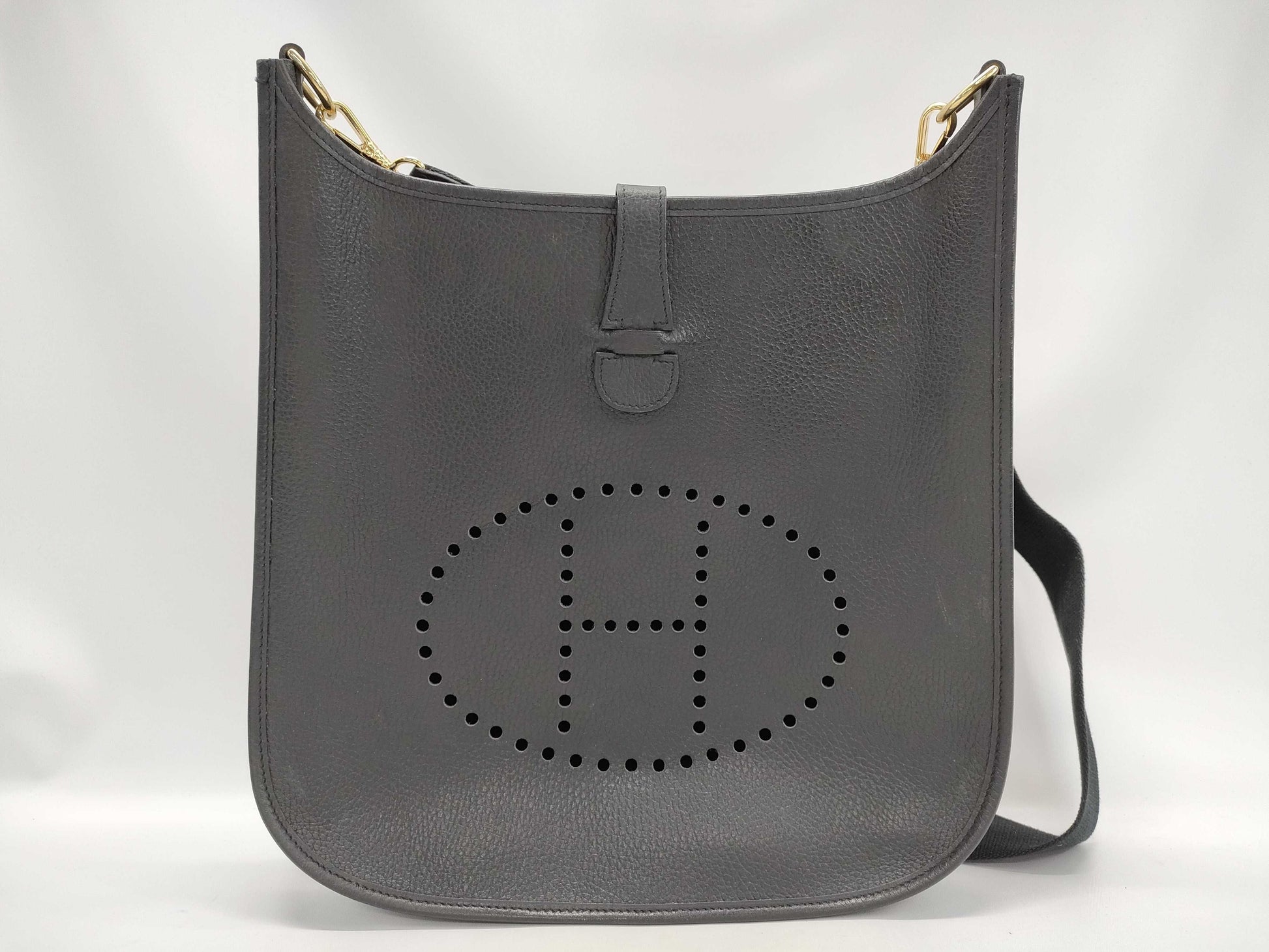 HERMES Evelyn □A Stamp Black Gold Hardware Shoulder Bag