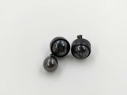 LOUIS VUITTON M02544 Pearl Earrings