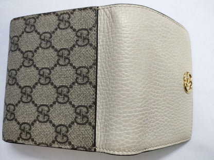 GUCCI GG Supreme Gucci GG Marmont Medium Wallet