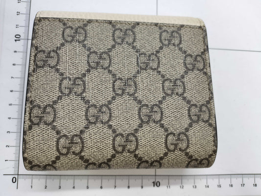 GUCCI GG Supreme Gucci GG Marmont Medium Wallet