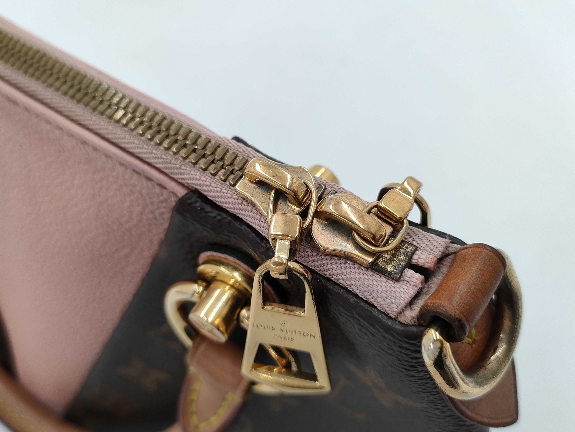 LOUIS VUITTON Louis Vuitton Monogram Hand Shoulder Bag Handbag