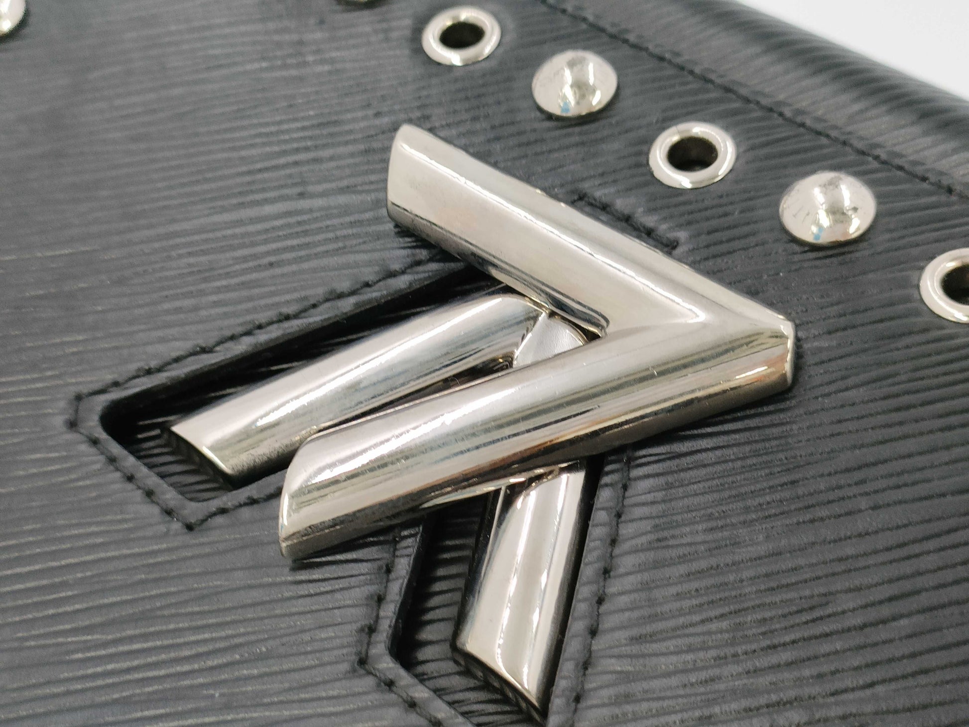 LOUIS VUITTON Louis Vuitton Twist Shoulder Bag Shoulder Bag