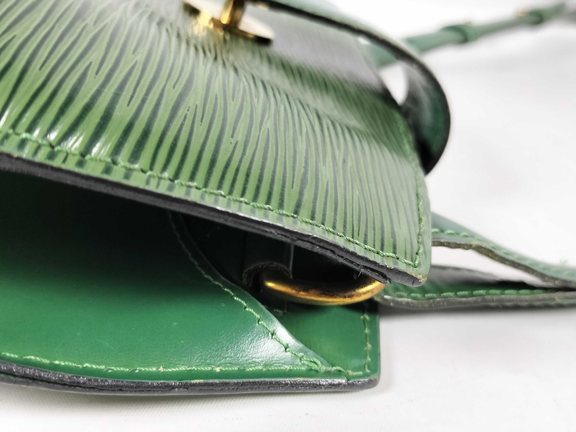 LOUIS VUITTON Epi Cluny Mantle Shoulder Bag