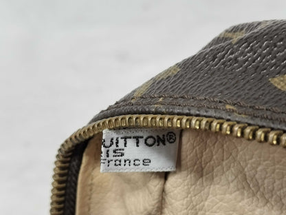 LOUIS VUITTON Monogram True Toilet Second Bag