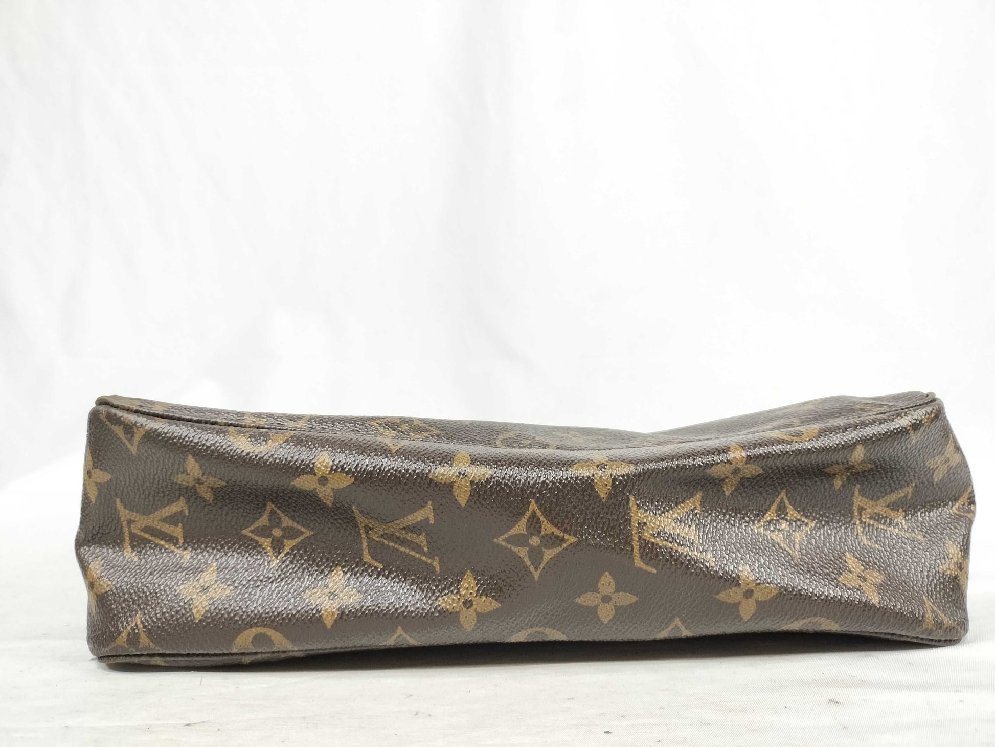 LOUIS VUITTON Monogram True Toilet Second Bag