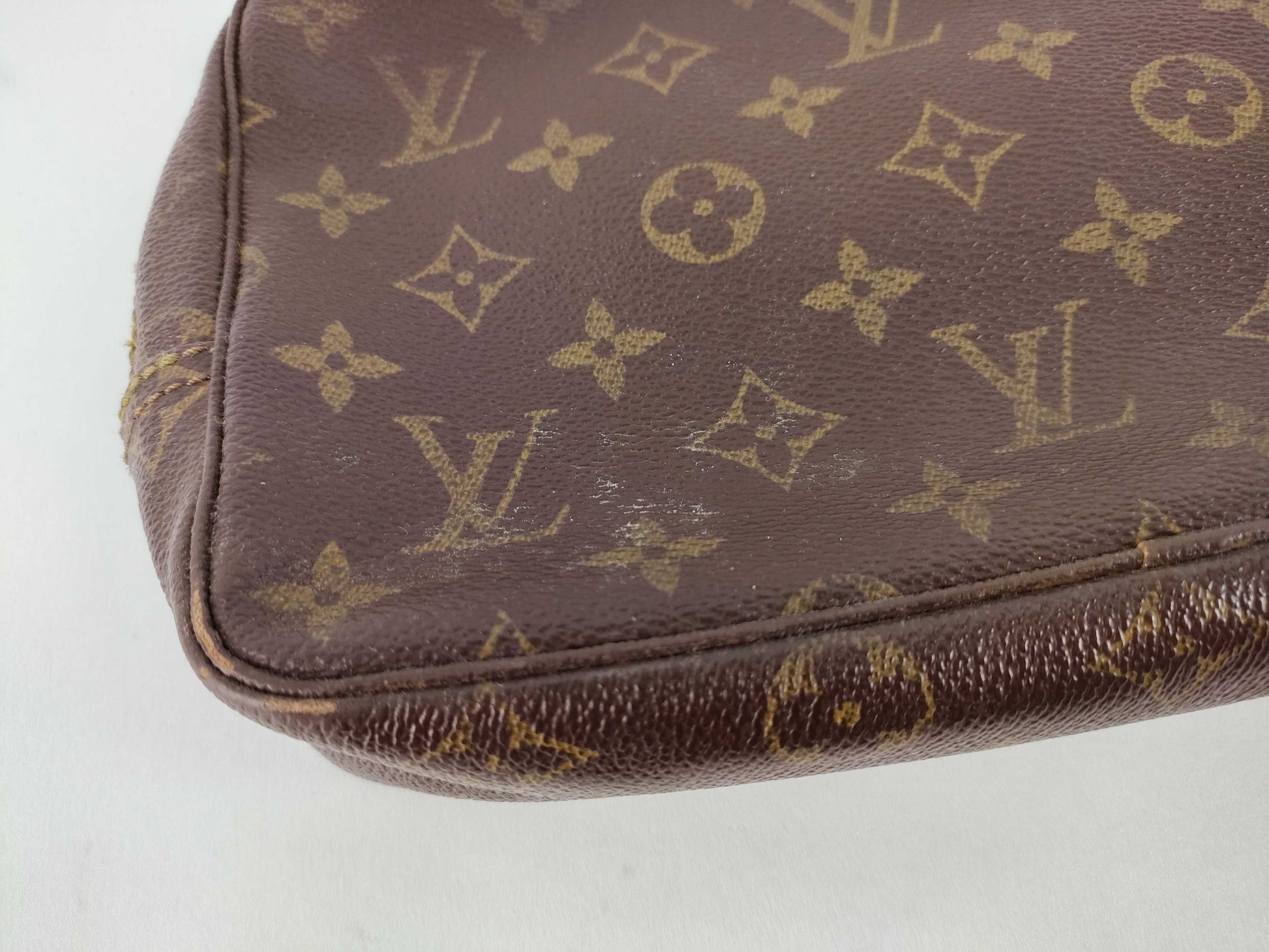 LOUIS VUITTON Monogram Mono Truest Wallet 23 Second Bag