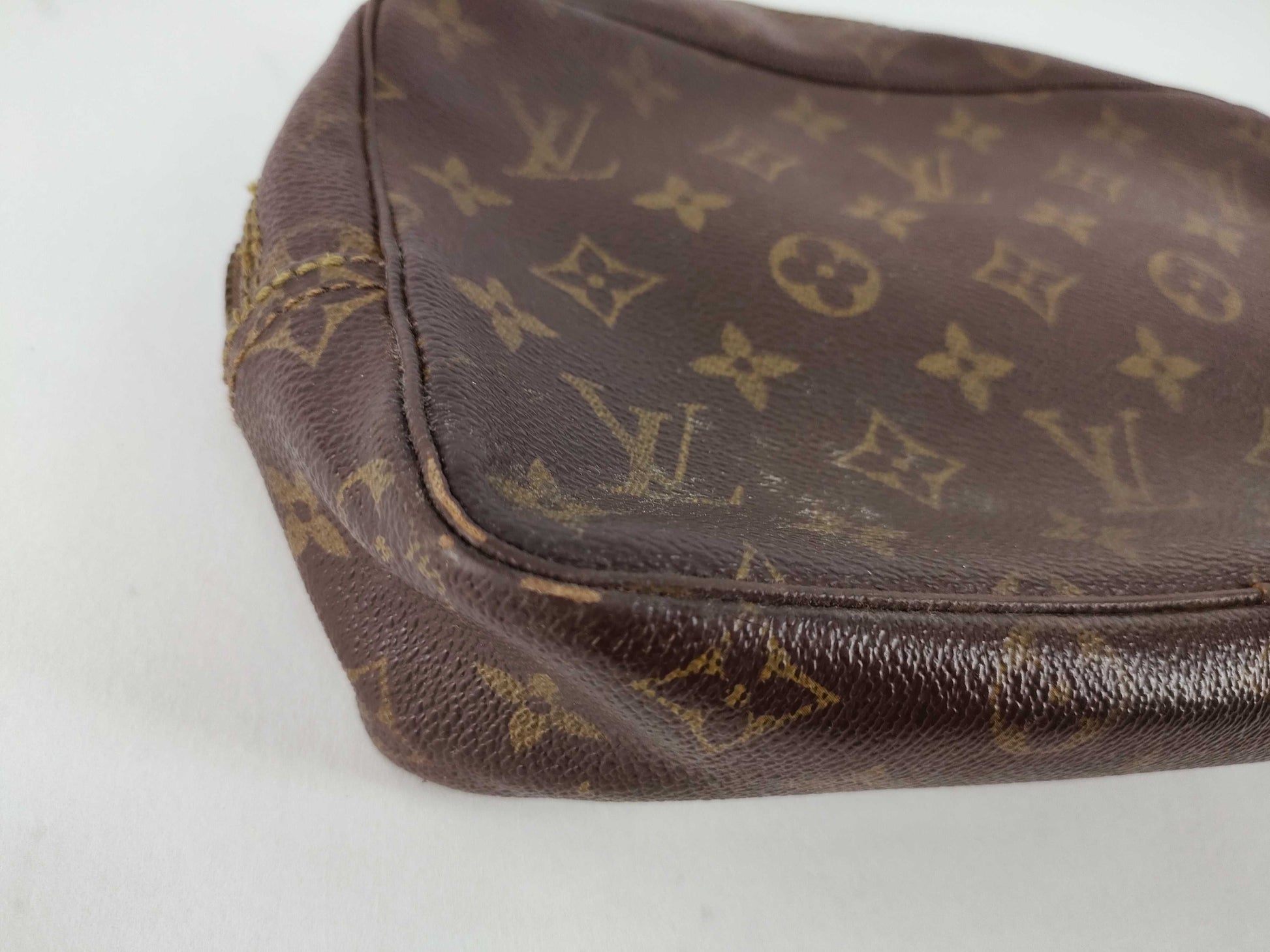 LOUIS VUITTON Monogram Mono Truest Wallet 23 Second Bag